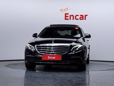 MERCEDES-BENZ E-CLASS - 2