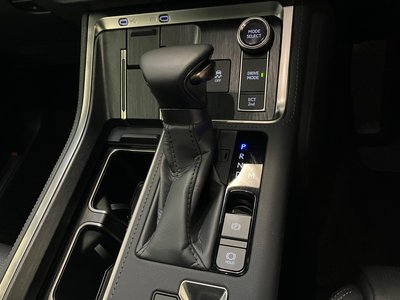 صورة مصغرة 30 لـ 2025 Lexus GX