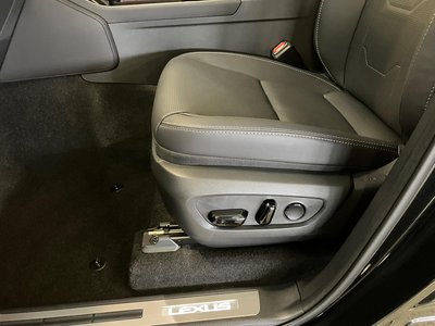 صورة مصغرة 17 لـ 2025 Lexus GX