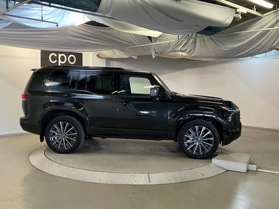 2025 LEXUS GX photo 9