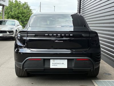 2025 Porsche MACAN photo 7