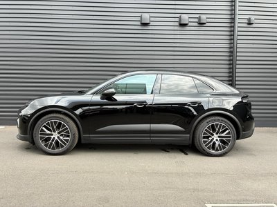 2025 Porsche MACAN photo 5