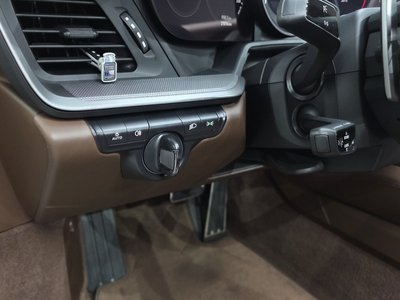 2023 Porsche 911 — миниатюра 25