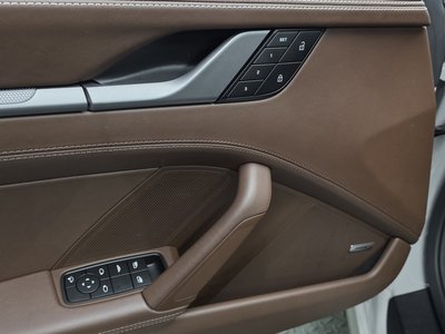 2023 Porsche 911 — миниатюра 17