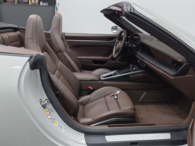 2023 Porsche 911 — миниатюра 18