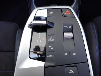 2026 BMW IX2 — миниатюра 49