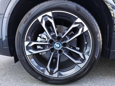 2026 BMW IX2 — миниатюра 18