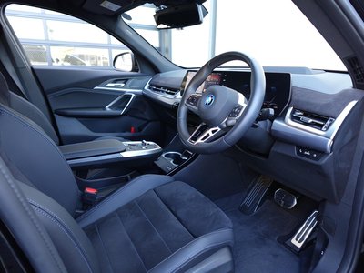 2026 BMW IX2 — миниатюра 21