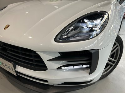 PORSCHE MACAN - 4