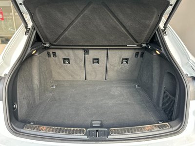 PORSCHE MACAN - 8