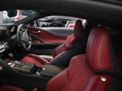 2017 Lexus LC 照片 32