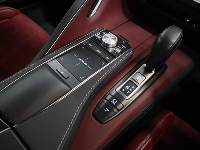 2017 Lexus LC 照片 30