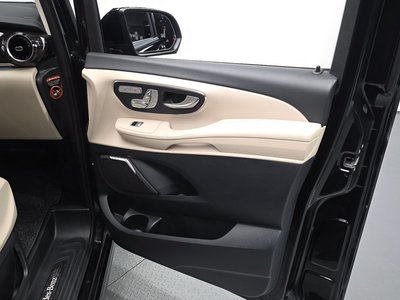 2022 Mercedes-BENZ V-CLASS — миниатюра 15