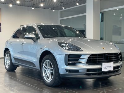 PORSCHE MACAN - 4