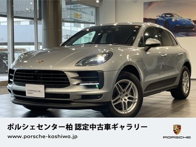 PORSCHE MACAN - 1