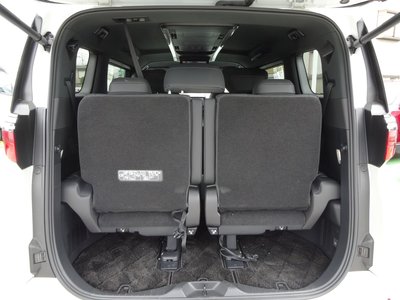 TOYOTA ALPHARD - 10