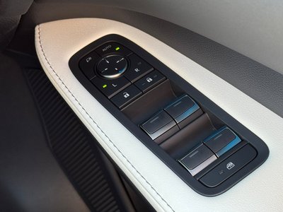 2025 Lexus RX — миниатюра 39