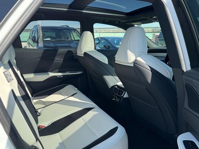 2025 Lexus RX — миниатюра 64