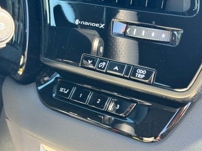 2025 Lexus RX — миниатюра 38