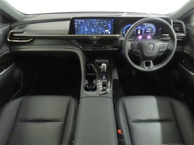 2025 Toyota CROWN SPORT photo 3