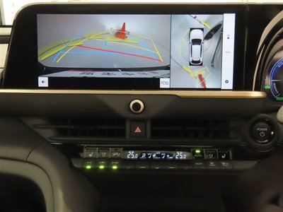 2025 Toyota CROWN SPORT photo 8