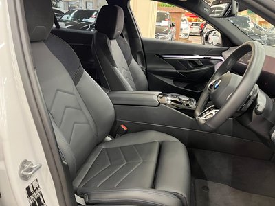 2024 BMW 5 SERIES 照片 8