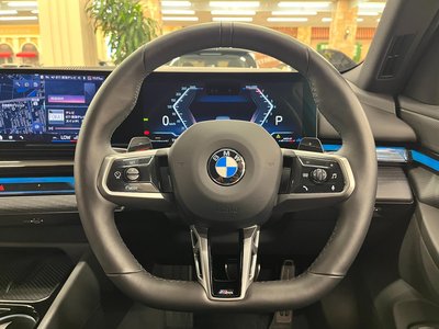 صورة مصغرة 14 لـ 2024 BMW 5 SERIES