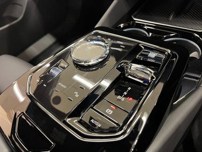 صورة مصغرة 26 لـ 2024 BMW 5 SERIES