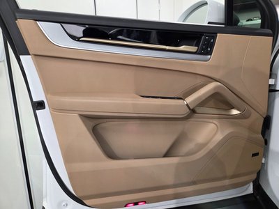 PORSCHE CAYENNE - 10