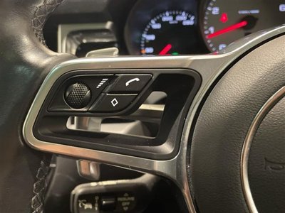 صورة 9 لـ 2021 Porsche MACAN