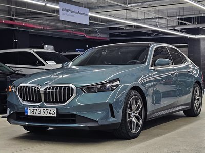 BMW 5 SERIES