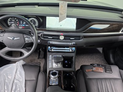 GENESIS G90 - 5