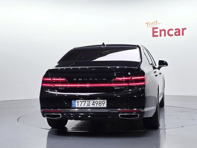 GENESIS G90 - 4