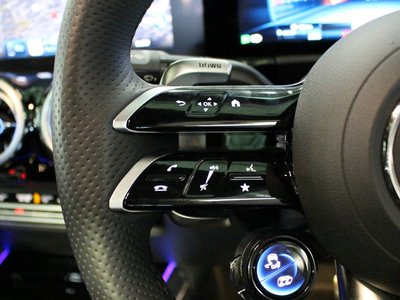 2025 Mercedes-BENZ GLA — миниатюра 16