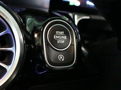 2025 Mercedes-BENZ GLA — миниатюра 18