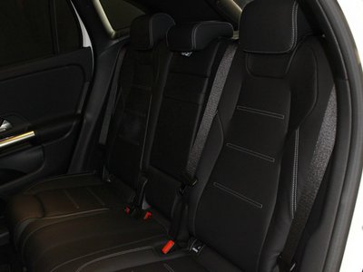 2025 Mercedes-BENZ GLA — миниатюра 13
