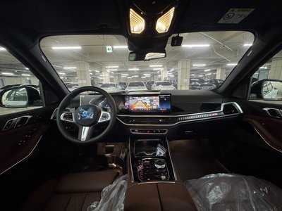 صورة 10 لـ 2026 BMW X5