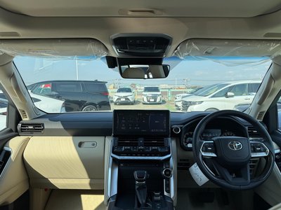 TOYOTA LAND CRUISER 300 - 3