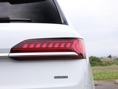 صورة 8 لـ 2024 AUDI Q7