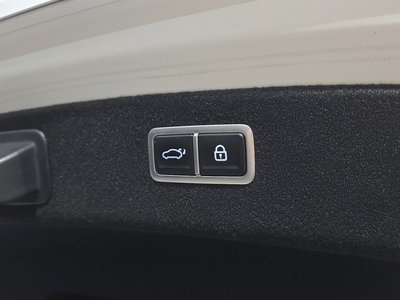 2022 Genesis G80 (RG3) thumbnail 32