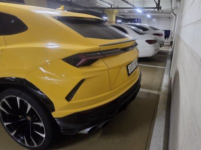 LAMBORGHINI URUS - 3