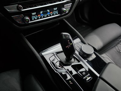 BMW 5 SERIES - 9