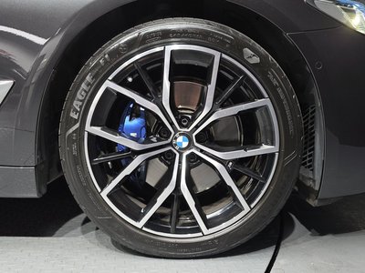 BMW 5 SERIES - 6