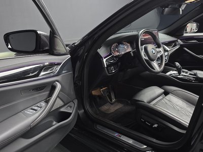 BMW 5 SERIES - 10