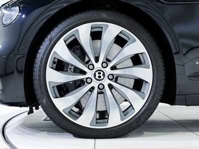 BENTLEY FLYING SPUR - 7