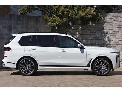 BMW X7 - 7