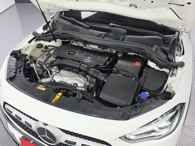 MERCEDES-BENZ GLA - 7