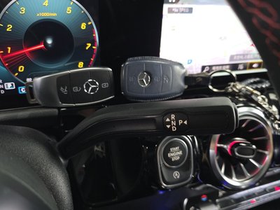 MERCEDES-BENZ GLA - 9