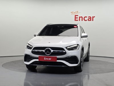 MERCEDES-BENZ GLA - 2
