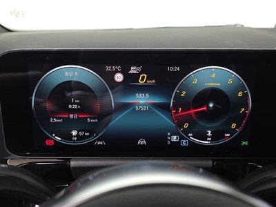MERCEDES-BENZ GLA - 8